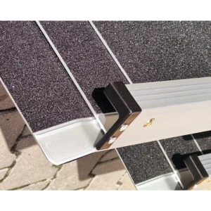 Rampy teleskopowe TR (1) Przenośne rampy podjazdowe – teleskopowe do wózków inwalidzkich TR Mobilex